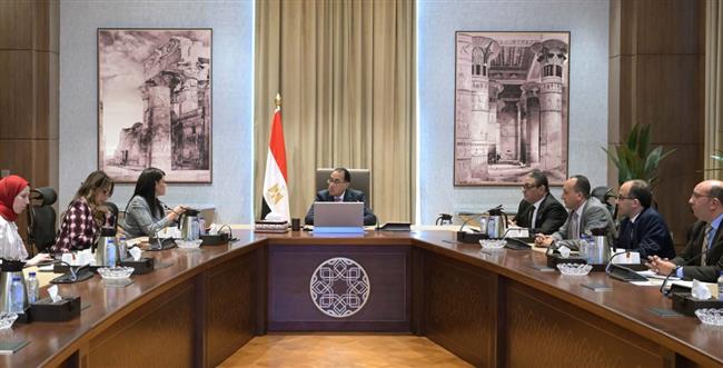 رئيس الوزراء يتابع مع وزيرة التخطيط عددًا من ملفات عمل الوزارة
