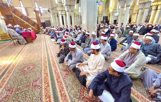 "وكيل أوقاف قنا" يعقد اجتماعا بالدعاة بمسجد سيدى عبدالرحيم القنائي