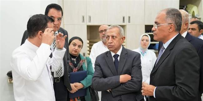 رئيس الأكاديمية العربية يزور مستشفى أيادي المستقبل لعلاج مرضى الأورام 