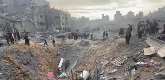 27 شهيدا فلسطينيا في مجزرة إسرائيلية بمخيم جباليا