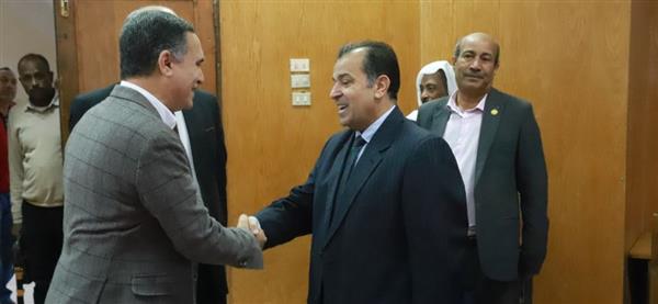 "أنظمة الإدارة المتكاملة للمواد الكيميائية " في ورشة عمل بجامعة جنوب الوادى