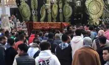    أهالى ميت كنانة بطوخ يشيعون جثمان الطفلة " سجدة " ضحية حادث المصرف