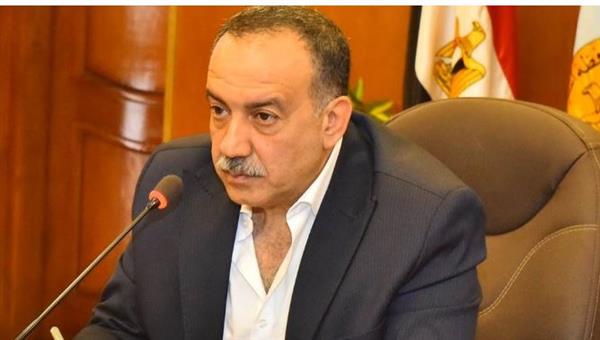 محافظ أسيوط يشهد إجراءات تسليم فيلا وقطعة أرض لإقامة مشروعات خدمية بالمحافظة