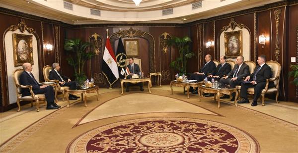 وزير الداخلية يستقبل أمين عام مجلس وزراء الداخلية العرب