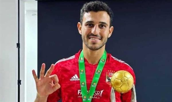 حمدي فتحي يزور بعثة الأهلي في قطر
