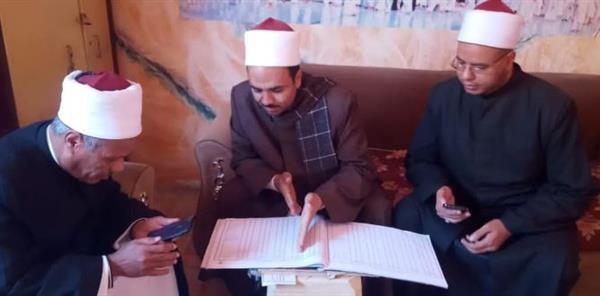 قنا.. مرور مفاجئ من وكيل وزارة الأوقاف  على عدد من الإدارات