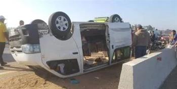   بسبب الشبورة الكثيفة.. إصابة 13 عاملا في انقلاب سيارة بالمنيا 