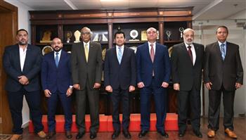   وزير الرياضة يلتقي مجلس إدارة اتحاد الهوكي بتشكيله الجديد