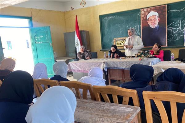 جامعة بنها تنظم ندوة توعوية عن الصناعات الصغيرة بمعهد فتيات بنها الأزهرى