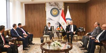  مباحثات مشتركه بين وزير البترول وسفيرة رومانيا لبحث سبل التعاون