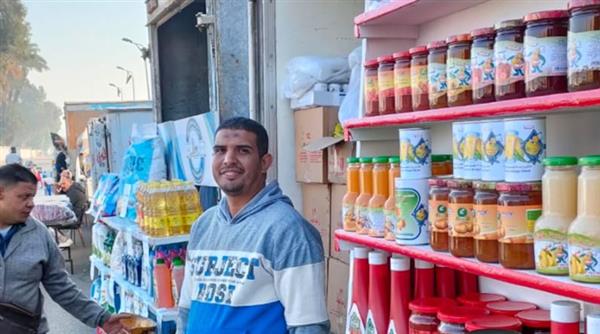 محافظ الجيزة: سوق اليوم الواحد بإمبابة يوفر السلع الأساسية بأسعار مخفضة