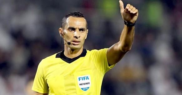 "غربال" يصل القاهرة لإدارة مباراة الزمالك والمصري بـ الكونفدرالية
