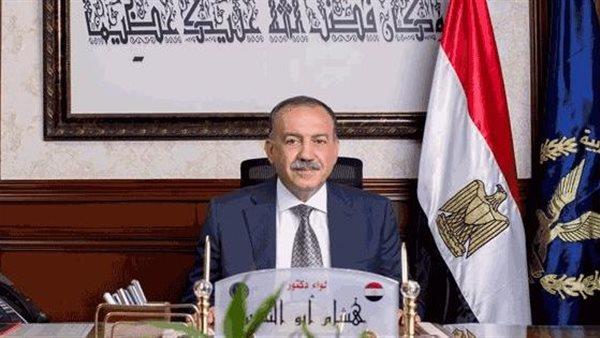 محافظ أسيوط: توفير مناخ مناسب لتوطين وتنمية صناعة السيارات