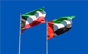 وزير الخارجية الإماراتي يبحث هاتفيًا مع نظيره الكويتي الأوضاع في سوريا