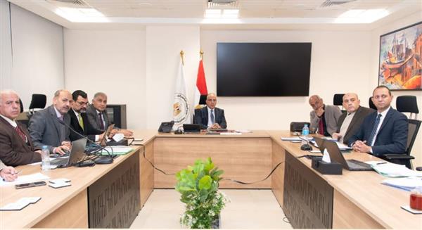 "سويلم" يبحث موقف أعمال تطوير منظومة الري والصرف بـ واحة سيوة