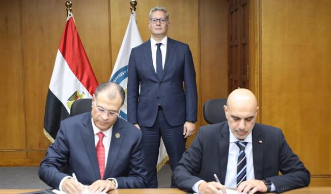 توقيع ثلاث اتفاقيات استراتيجية لتطوير مصانع أبوقير للأسمدة وتعزيز كفاءة الطاقة 