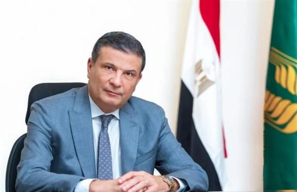 وزير الزراعة يؤكد أهمية التطوير المستمر لحديقة الأسماك