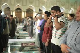 التنكيس في قراءة القرآن بين الجواز والكراهة