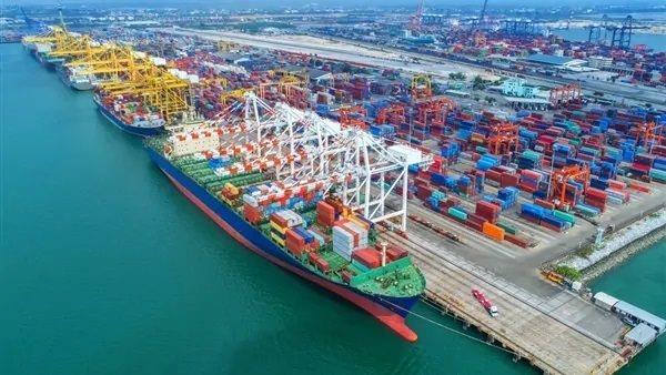 إعادة فتح ميناء الغردقة البحري بعد تحسن الطقس