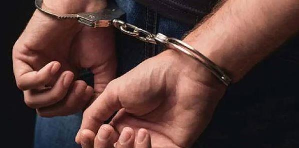 ضبط شخص بالغربية لقيامه بتثبيت لوحات مصطنعة على سيارته