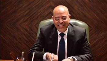   وزير العمل يُقرر زيادة المنح الدورية للعمالة غير المنتظمة من 500 إلى 1000 جنيه