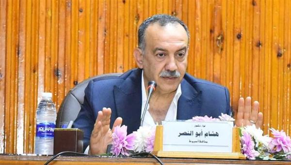 أسيوط تزيل 19 حالة تعد على أملاك الدولة.. وتضبط أدوية غير مصرح بتداولها