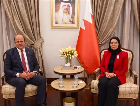 أمين رئاسة الجمهورية يهنئ سفيرة البحرين في القاهرة بالعيد الوطني