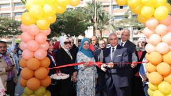   رئيس جامعة المنيا يفتتح 3 معارض بكلية التربية الفنية 