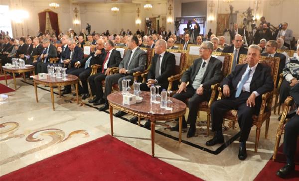 محافظ القاهرة يشارك في مؤتمر التحول الطاقي والتنمية المستدامة