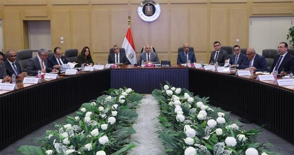 وزير الصناعة والنقل يترأس الاجتماع الثالث عشر للمجموعة الوزارية للتنمية الصناعية