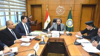   محافظ الدقهلية يجتمع بلجنة التقسيم الإداري لمناقشة إنشاء قسم شرطة ثالث بالمنصورة