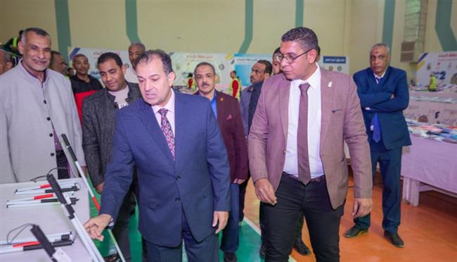 "دكان الفرحة" يوفر 38 ألف قطعة ملابس جديدة لرعاية طلاب جامعتي جنوب الوادي والفيوم