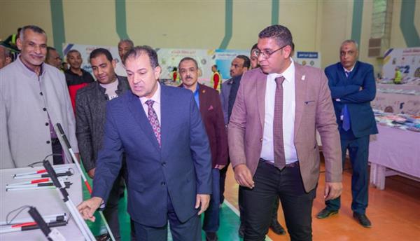 "دكان الفرحة" يوفر 38 ألف قطعة ملابس جديدة لرعاية طلاب جامعتي جنوب الوادي والفيوم