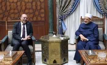   شيخ الأزهر يستقبل وزير العمل لبحث سبل التعاون المشترك