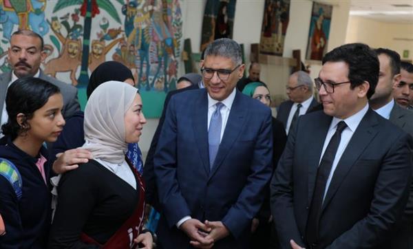 وزير الثقافة ومحافظ الجيزة يفتتحان "قصر الإبداع الفني" بمدينة 6 أكتوبر بعد تطويره
