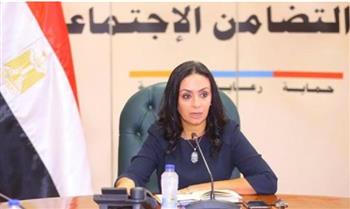   وزيرة التضامن الاجتماعي تتابع حادث تصادم سيارة نقل بميكروباص في أسيوط
