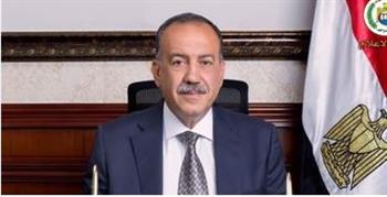 محافظ أسيوط يوجه بضرورة تقديم سبل الدعم للمشروعات الصغيرة وتنظيم سوق اليوم الواحد