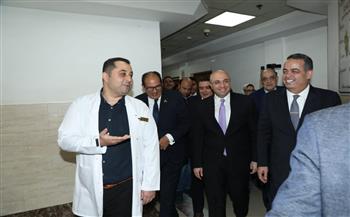   "غنيم" يشارك في افتتاح وحدة المناظير الجراحية بالمستشفى التخصصي