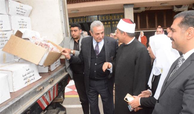 "الجندي" يشهد استلام  2 طن لحوم  لتوزيعها على الأسر الأولى بالرعاية