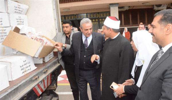"الجندي" يشهد استلام  2 طن لحوم  لتوزيعها على الأسر الأولى بالرعاية