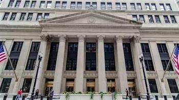 رئيس الفيدرالي الأمريكي: أسعار الفائدة تتحرك بين 4.25% و4.50%