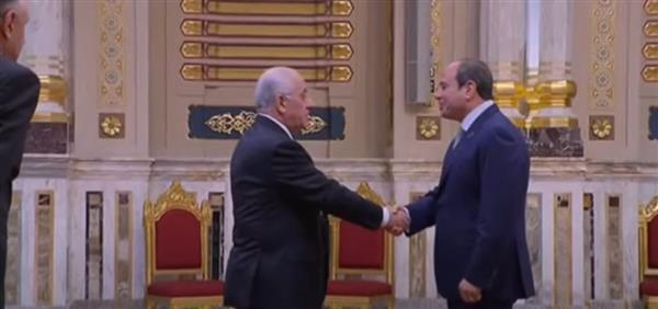 الرئيس السيسي يستقبل القادة المشاركين في قمة مجموعة الدول الثماني النامية للتعاون الاقتصادي