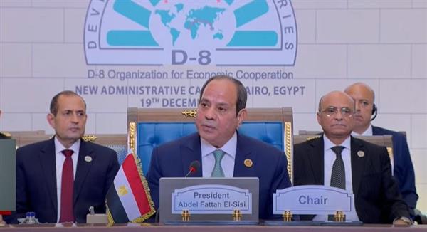 السيسي: قبول طلب انضمام أذربيجان لعضوية مجموعة الثماني النامية للتعاون الاقتصادي