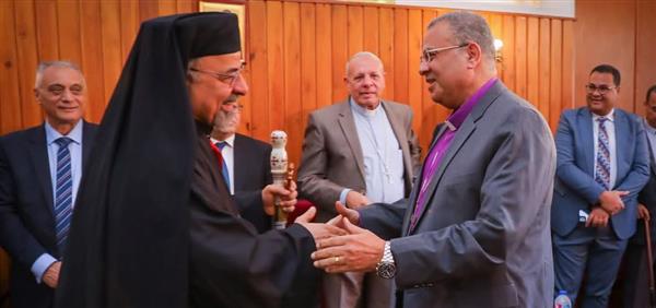 رئيس الطائفة الإنجيلية يُهنئ بطريرك الأقباط الكاثوليك بعيد الميلاد