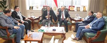   وزير العمل يستقبل "نواب برلمان" لبحث تكثيف التعاون في الموضوعات المشتركة