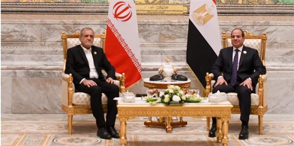 الرئيس السيسي يبحث مع نظيره الإيراني نزع فتيل التوتر الإقليمي وتفادي التصعيد