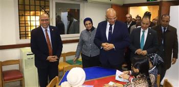   محافظ القليوبية يفتتح معرض للكتاب والخزف ويشهد حفل فني بقصر ثقافة القناطر الخيرية