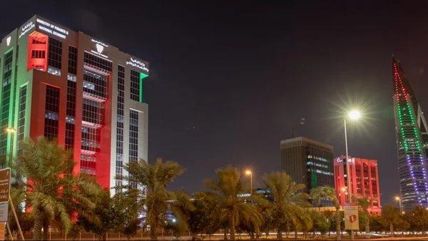البحرين تزين منشآتها بألوان علم الإمارات احتفالاً باليوم الوطني الـ 53