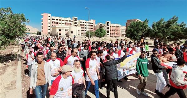 ضمن مبادرة 100 يوم رياضة.. كلية الحقوق بسوهاج تطلق مسيرة في حب مصر