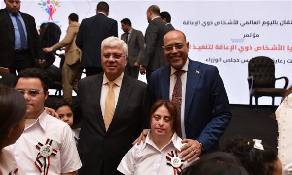 وزير العمل يُشارك في مؤتمر "قضايا ذوي الإعاقة الوطنية"